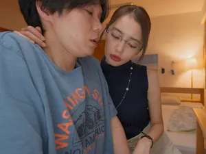 Cô chủ nhỏ dễ thương ở cửa chuối sách cũ và cậu thanh niên số hưởng